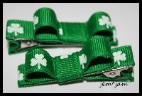 Green Shamrock Mini Bow Clippies