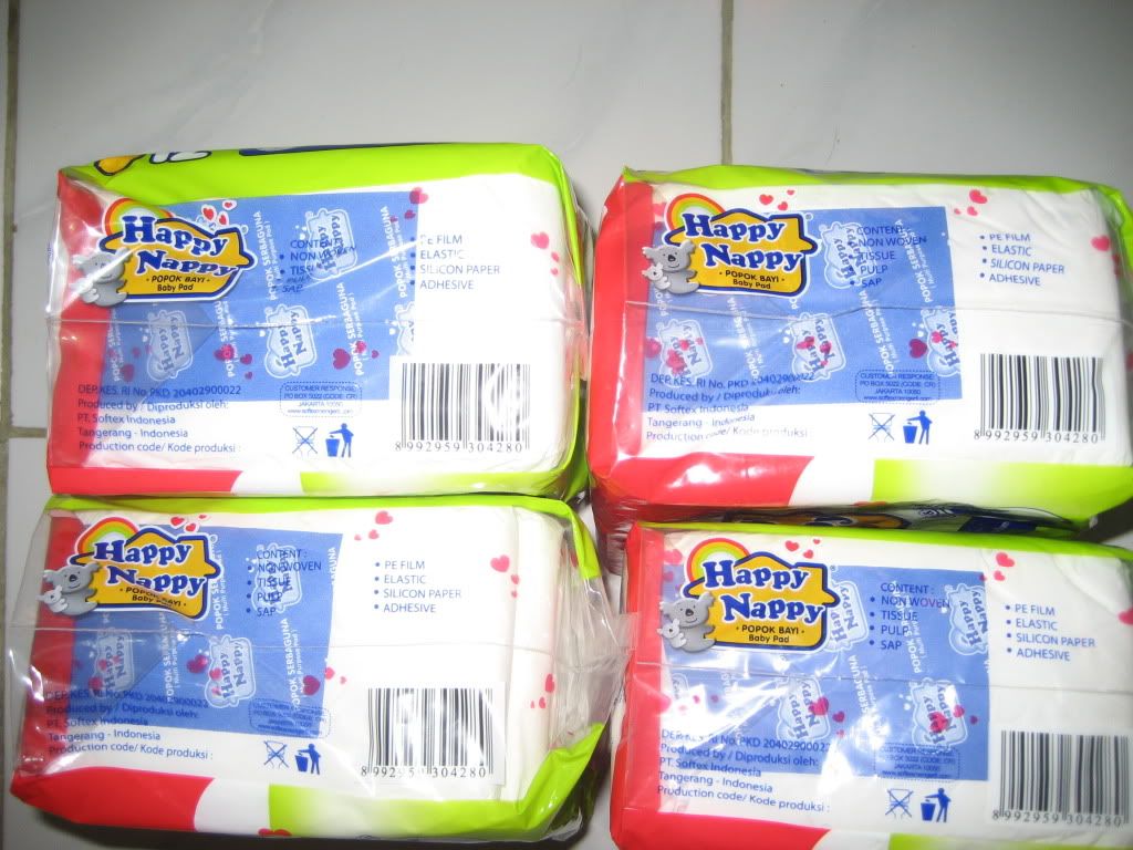 harga pampers happy nappy m