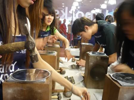 royal selangor making pweter bowls