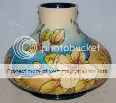 LARGE MOORCROFT LTD EDITION CAPER VASE   ANJI DAVENPORT  